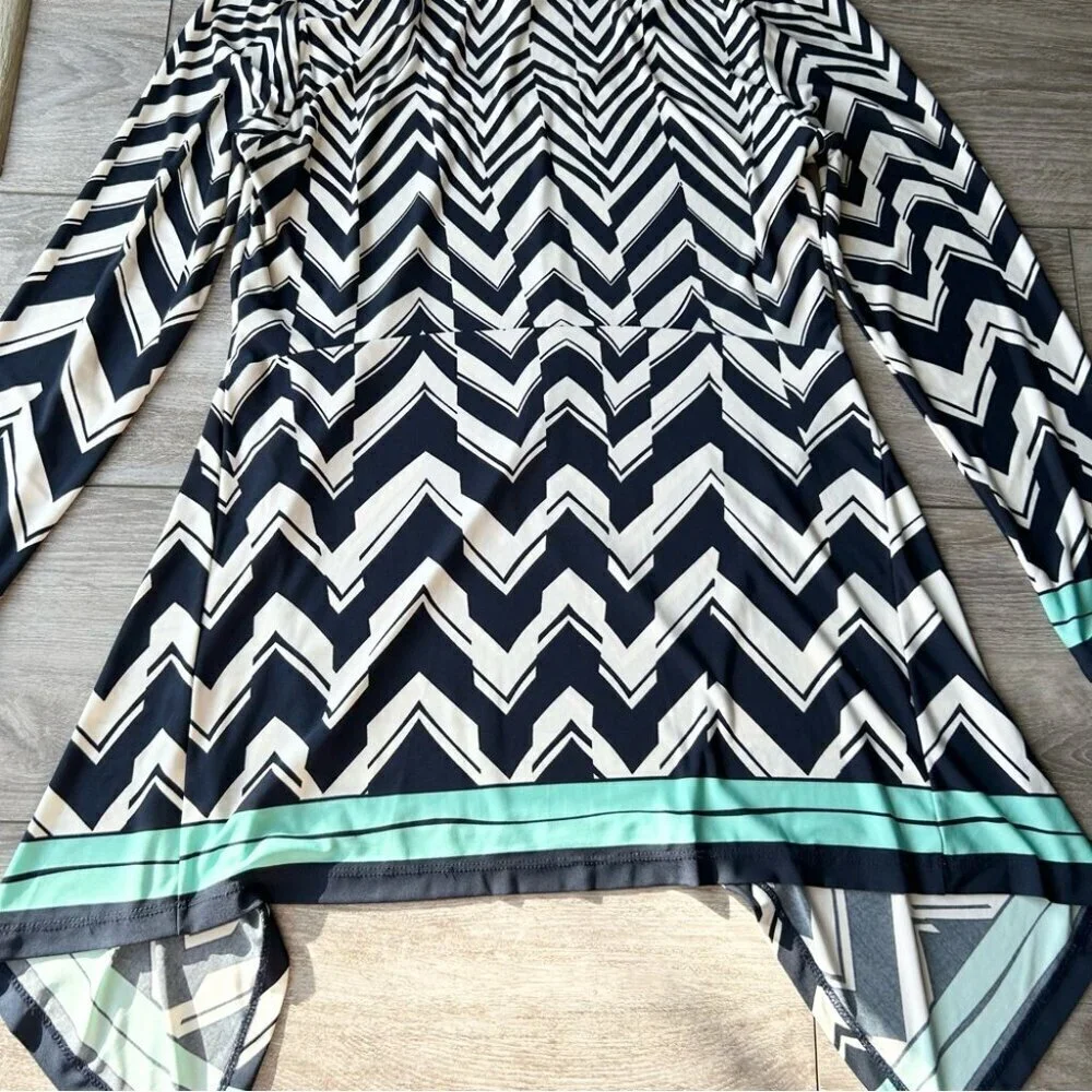 Eci Waves Pattern Draped Asymmetrical Hem Tunics - Picture 15 of 15